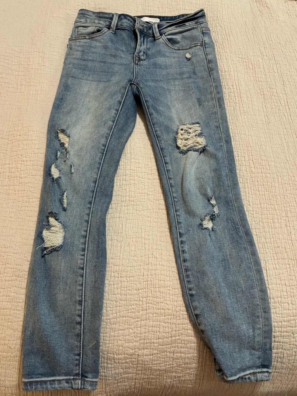 VERVET BY FLYING MONKEY Light Wash Distressed Skinny Jeans